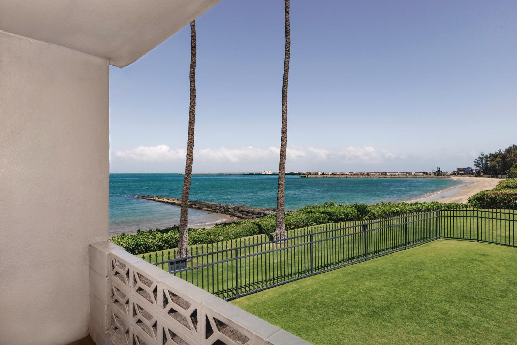 Maui Seaside Hotel Kahului Exterior photo
